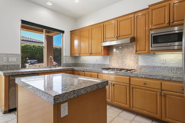 75927 ViA Allegre, Indian Wells, CA 92210