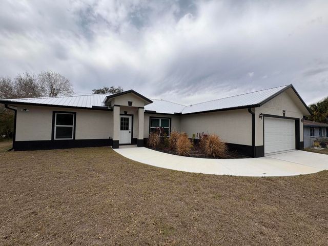 2897 NW 37th Avenue, Okeechobee, FL 34972