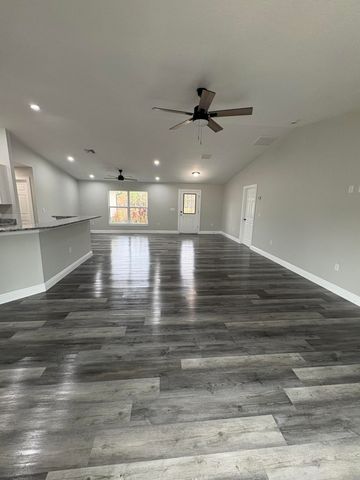 2897 NW 37th Avenue, Okeechobee, FL 34972