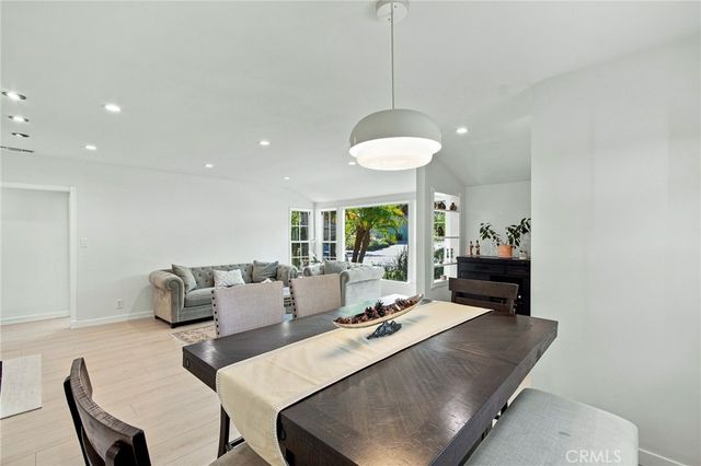2142 E Chevy Chase, Glendale, CA 91206