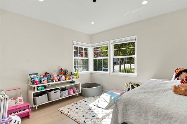 2142 E Chevy Chase, Glendale, CA 91206