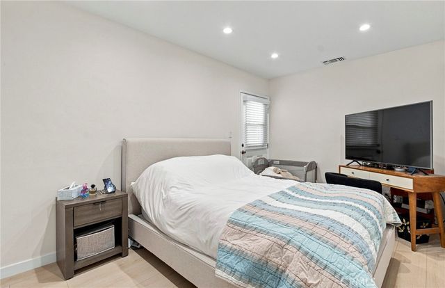2142 E Chevy Chase, Glendale, CA 91206