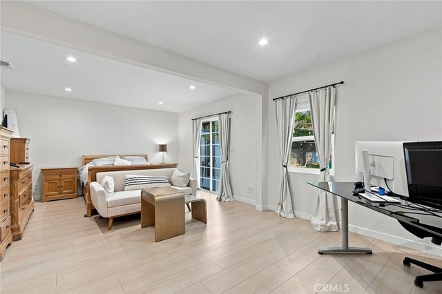 2142 E Chevy Chase, Glendale, CA 91206