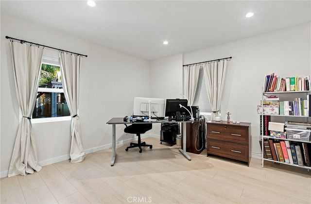 2142 E Chevy Chase, Glendale, CA 91206