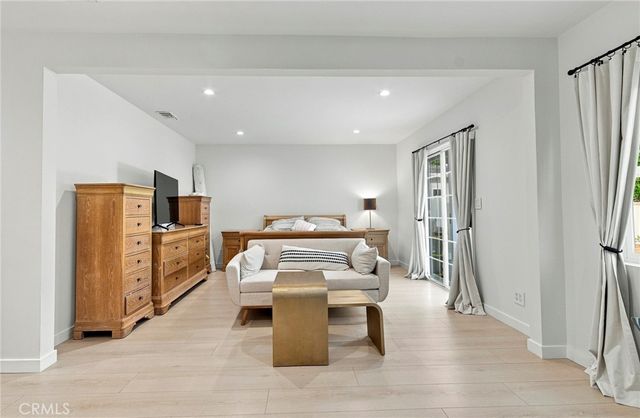 2142 E Chevy Chase, Glendale, CA 91206
