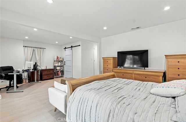 2142 E Chevy Chase, Glendale, CA 91206