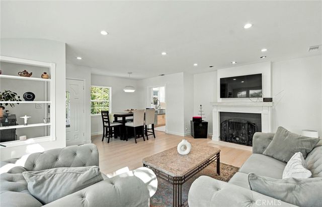 2142 E Chevy Chase, Glendale, CA 91206