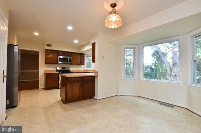 350 COPPERFIELD LN, Herndon, VA 20170