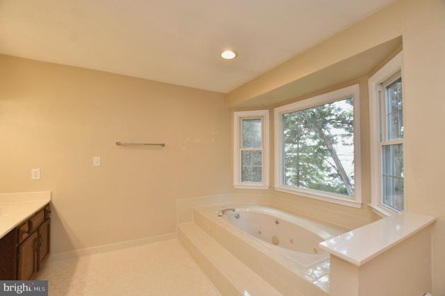 350 COPPERFIELD LN, Herndon, VA 20170