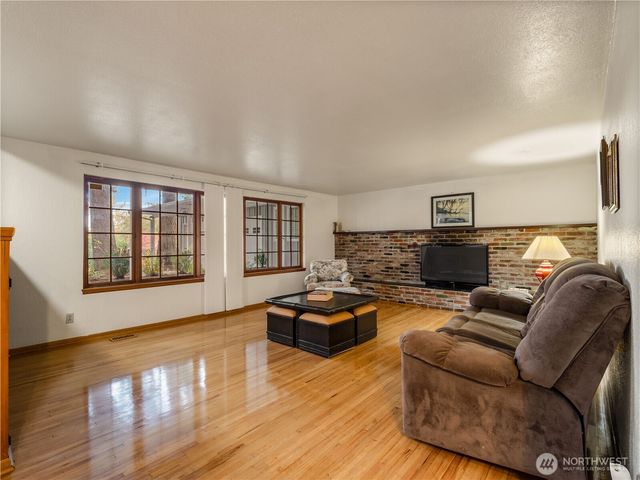 9325 114th Street SW, Lakewood, WA 98498