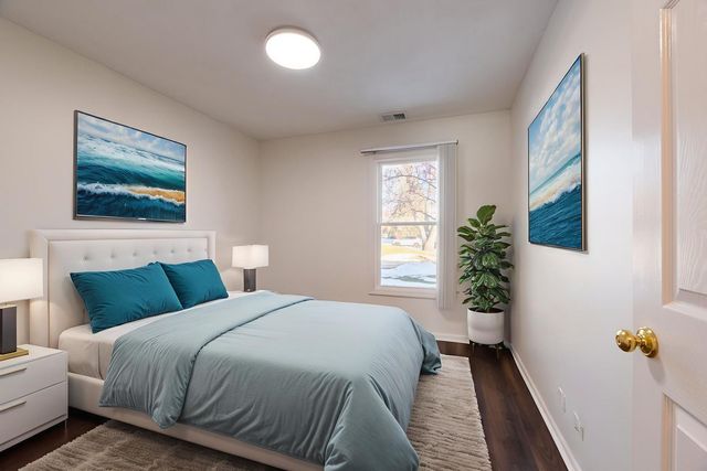 32 W Fern Court 116B, Palatine, IL 60067