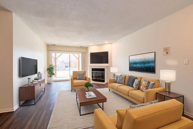 32 W Fern Court 116B, Palatine, IL 60067