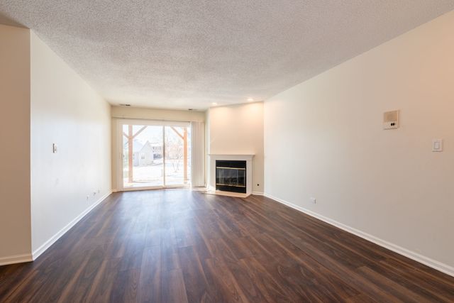 32 W Fern Court 116B, Palatine, IL 60067