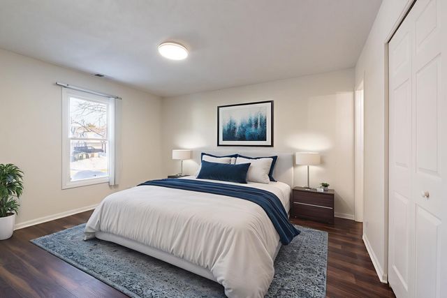 32 W Fern Court 116B, Palatine, IL 60067