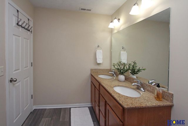 2356 Cedar Cove Road, Lincoln, NE 68507