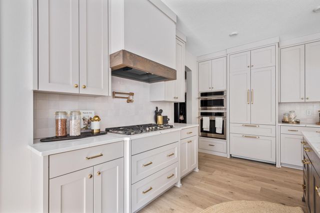 3916 McMenemy Street, Vadnais Heights, MN 55127