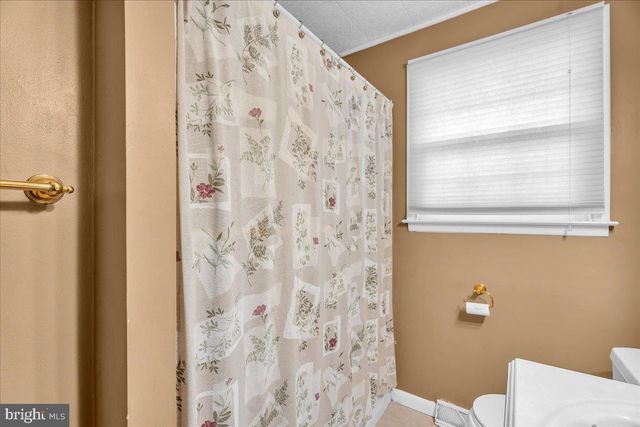 810 ASBURY AVE, National Park, NJ 08063