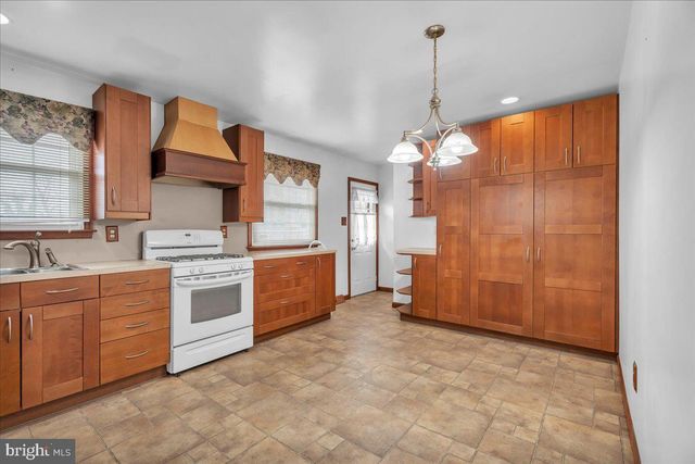 810 ASBURY AVE, National Park, NJ 08063