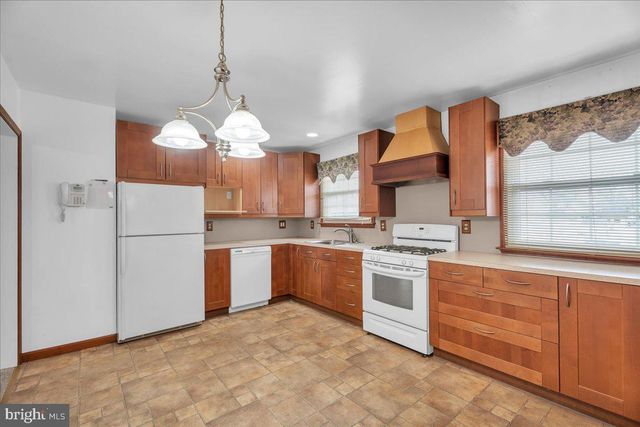 810 ASBURY AVE, National Park, NJ 08063