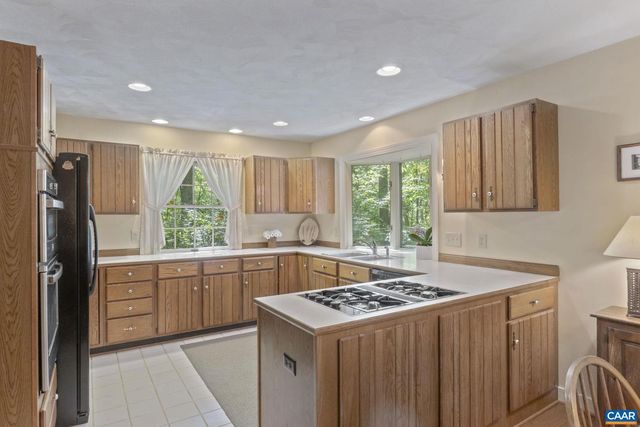 2 WHIPPOORWILL LN, Palmyra, VA 22963