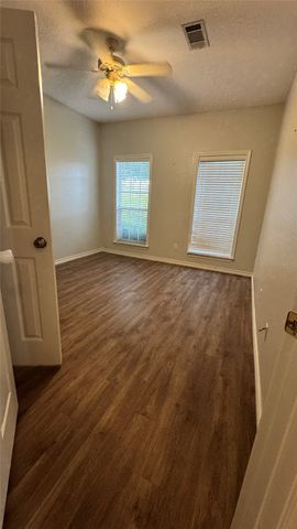 19 Preakness Place Road, Van Alstyne, TX 75495
