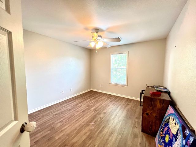 19 Preakness Place Road, Van Alstyne, TX 75495