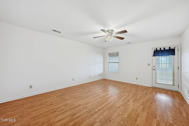 1742 Foxtail Lane, Kingsport, TN 37660