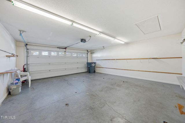 1742 Foxtail Lane, Kingsport, TN 37660