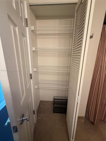 2017 S Ocean Dr 807, Hallandale Beach, FL 33009