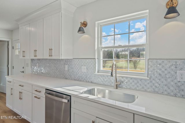 456 Tyler Drive, Dandridge, TN 37725