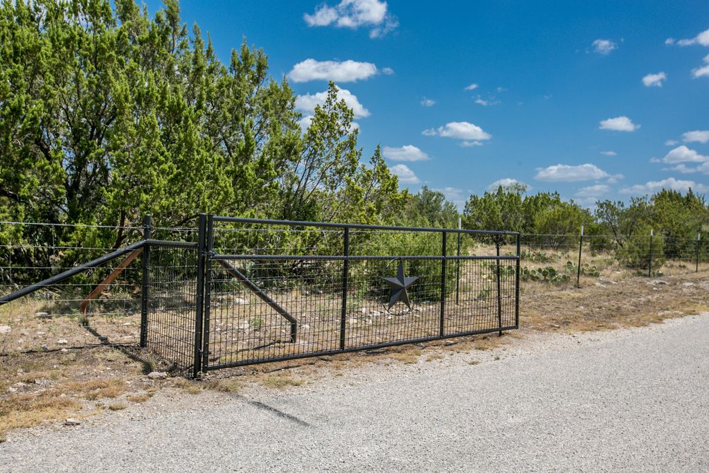 Image 12 of property listing at 9071 W Farm To Market 2335, Christoval, TX 76935