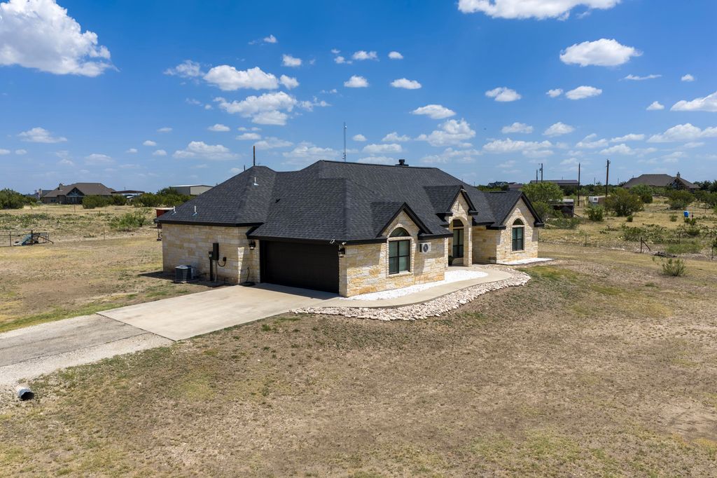 Image 7 of property listing at 9071 W Farm To Market 2335, Christoval, TX 76935
