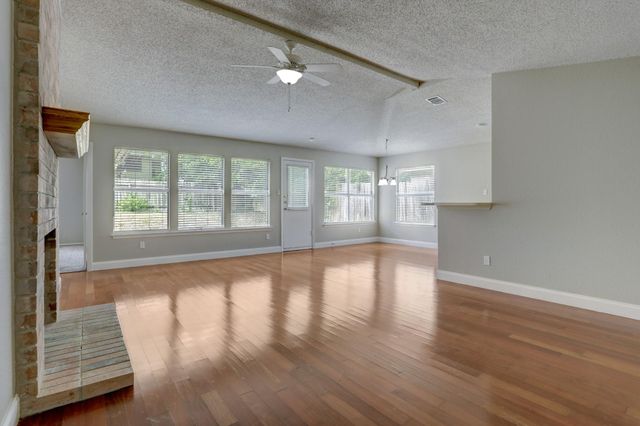 911 Isernia DR, Austin, TX 78748