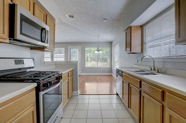 911 Isernia DR, Austin, TX 78748