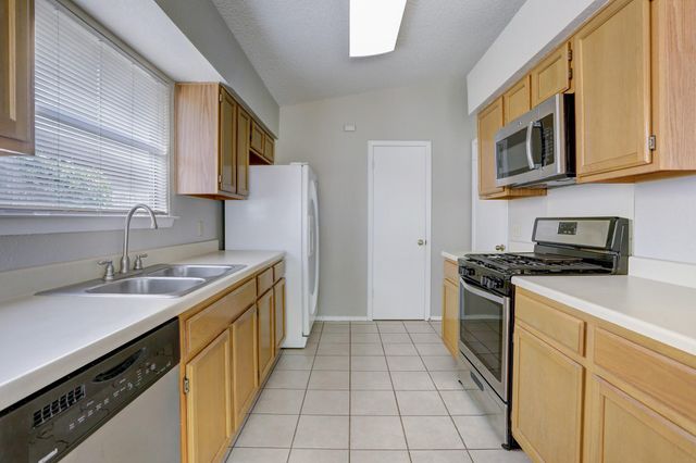 911 Isernia DR, Austin, TX 78748