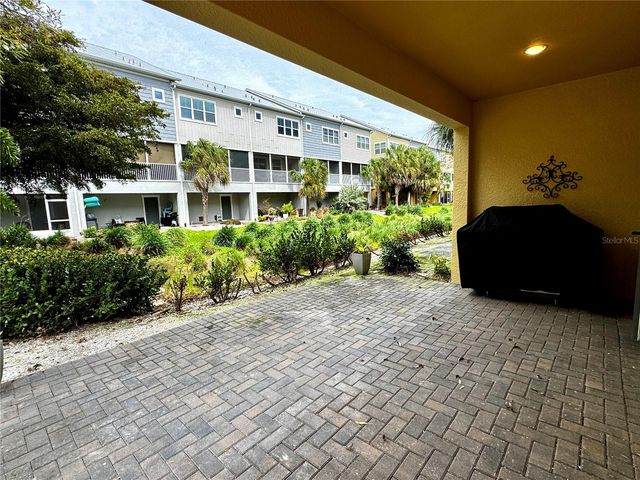 3231 NAUTICAL PLACE S, St Petersburg, FL 33714