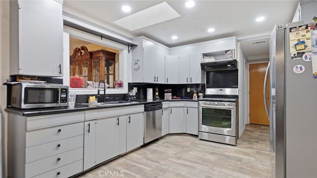 1180 Amberwood, Hemet, CA 92543