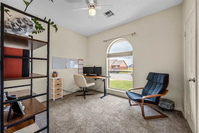 3904 SW Wolf St, Lawton, OK 73505