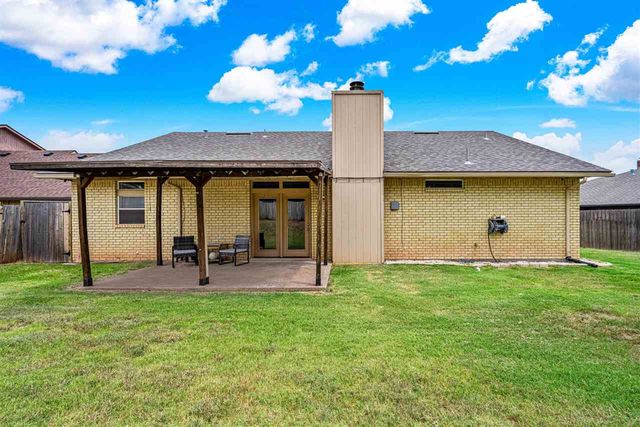 3904 SW Wolf St, Lawton, OK 73505