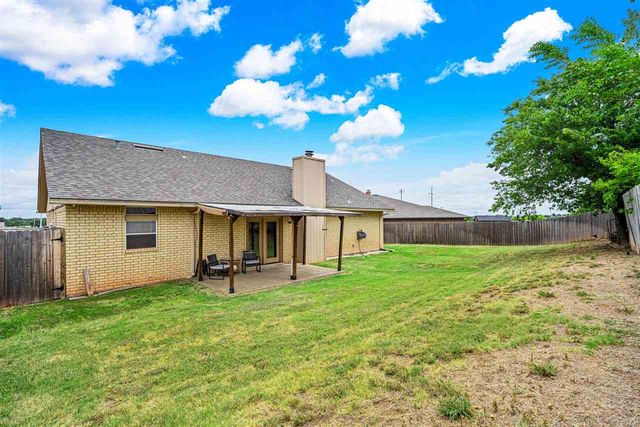3904 SW Wolf St, Lawton, OK 73505