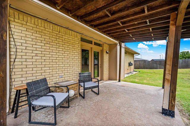 3904 SW Wolf St, Lawton, OK 73505