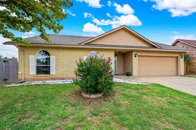 3904 SW Wolf St, Lawton, OK 73505