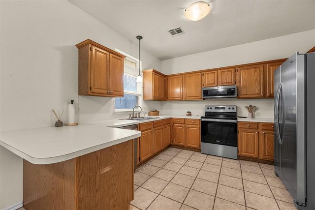 3904 SW Wolf St, Lawton, OK 73505