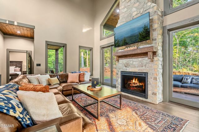 564 Thissa Way, Gatlinburg, TN 37738