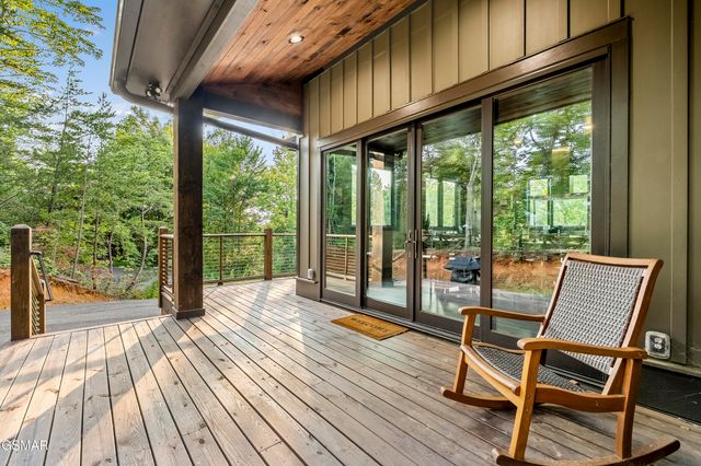 564 Thissa Way, Gatlinburg, TN 37738