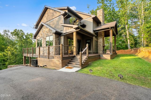 564 Thissa Way, Gatlinburg, TN 37738