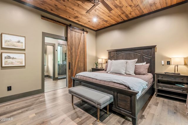 564 Thissa Way, Gatlinburg, TN 37738