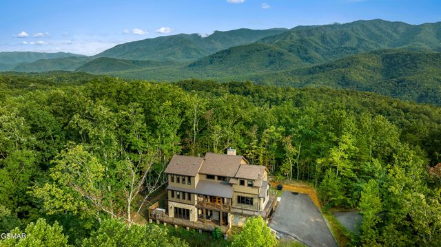 564 Thissa Way, Gatlinburg, TN 37738