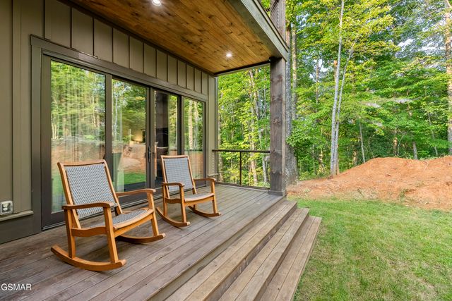 564 Thissa Way, Gatlinburg, TN 37738