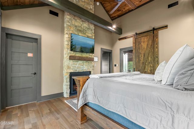 564 Thissa Way, Gatlinburg, TN 37738